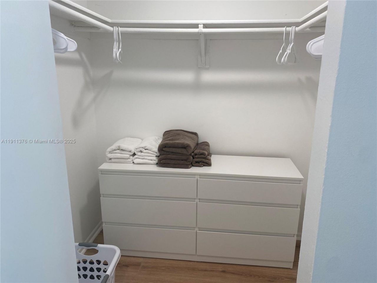 1605 Meridian Ave, Unit 202, Miami Beach, FL 33139 Photo