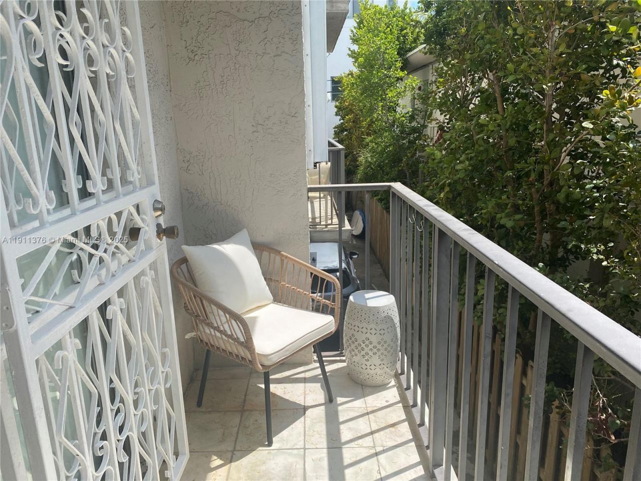 1605 Meridian Ave, Unit 202, Miami Beach, FL 33139 Photo