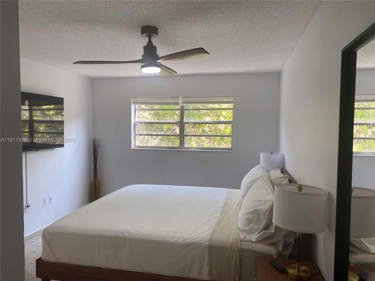 1605 Meridian Ave, Unit 202, Miami Beach, FL 33139 Photo