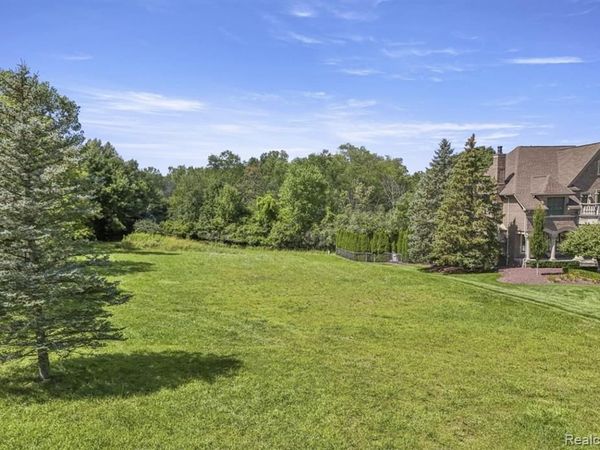 18197 Shelley Pond Court, Northville, MI 48168