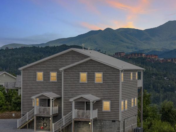1156 Hemlock Drive, Gatlinburg, TN 37738