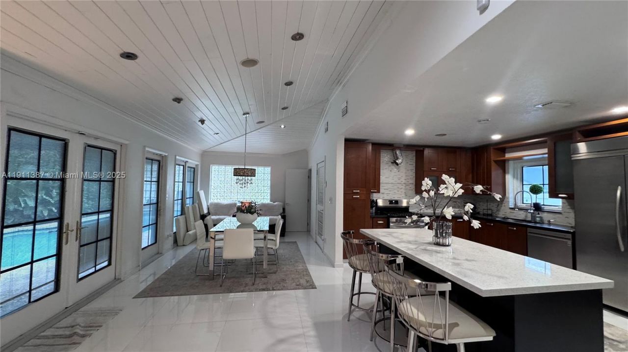 1332 Van Buren St (avail 04/01/2026), Hollywood, FL 33019 Photo