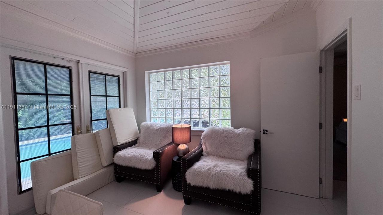 1332 Van Buren St (avail 04/01/2026), Hollywood, FL 33019 Photo