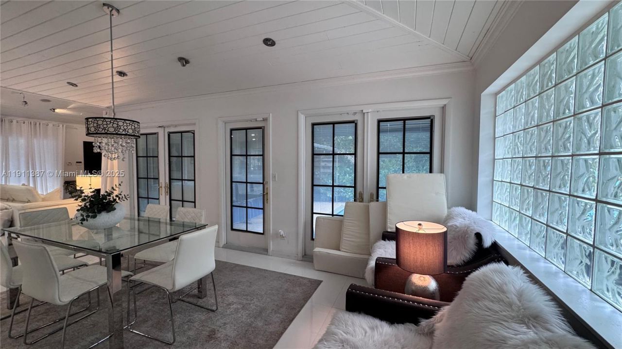 1332 Van Buren St (avail 04/01/2026), Hollywood, FL 33019 Photo