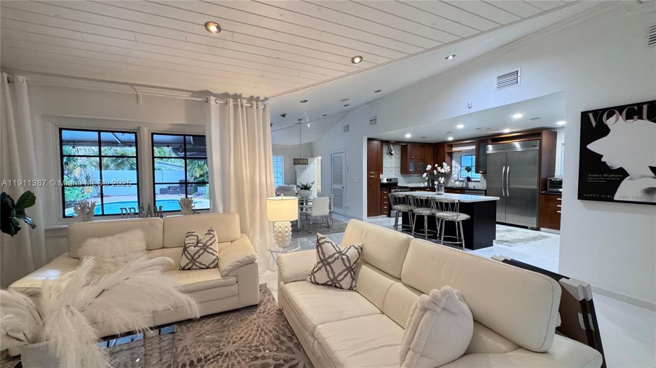 1332 Van Buren St (avail 04/01/2026), Hollywood, FL 33019 Photo