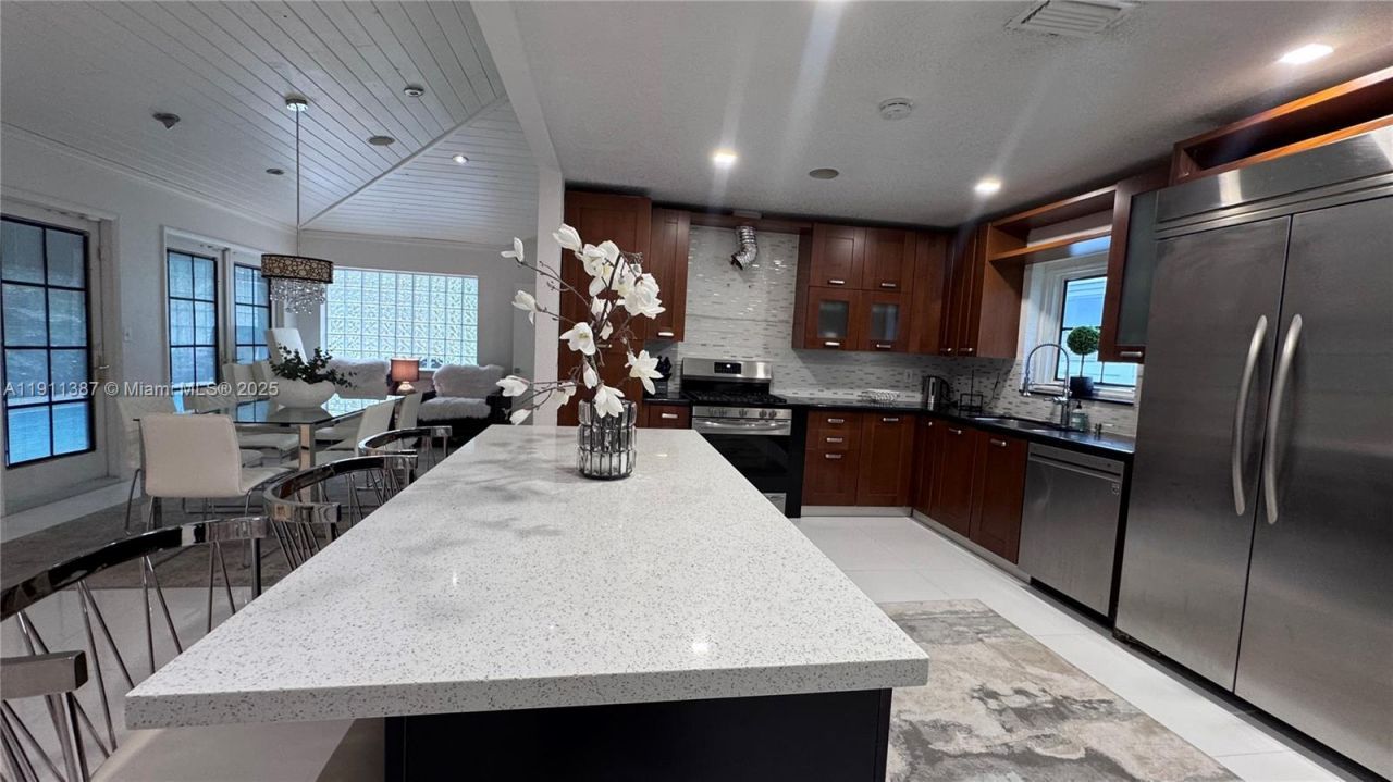 1332 Van Buren St (avail 04/01/2026), Hollywood, FL 33019 Photo