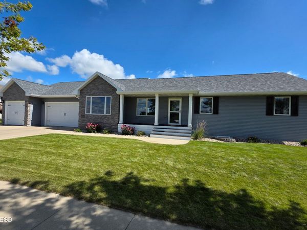 1800 N MAPLE --, Watertown, SD 57201