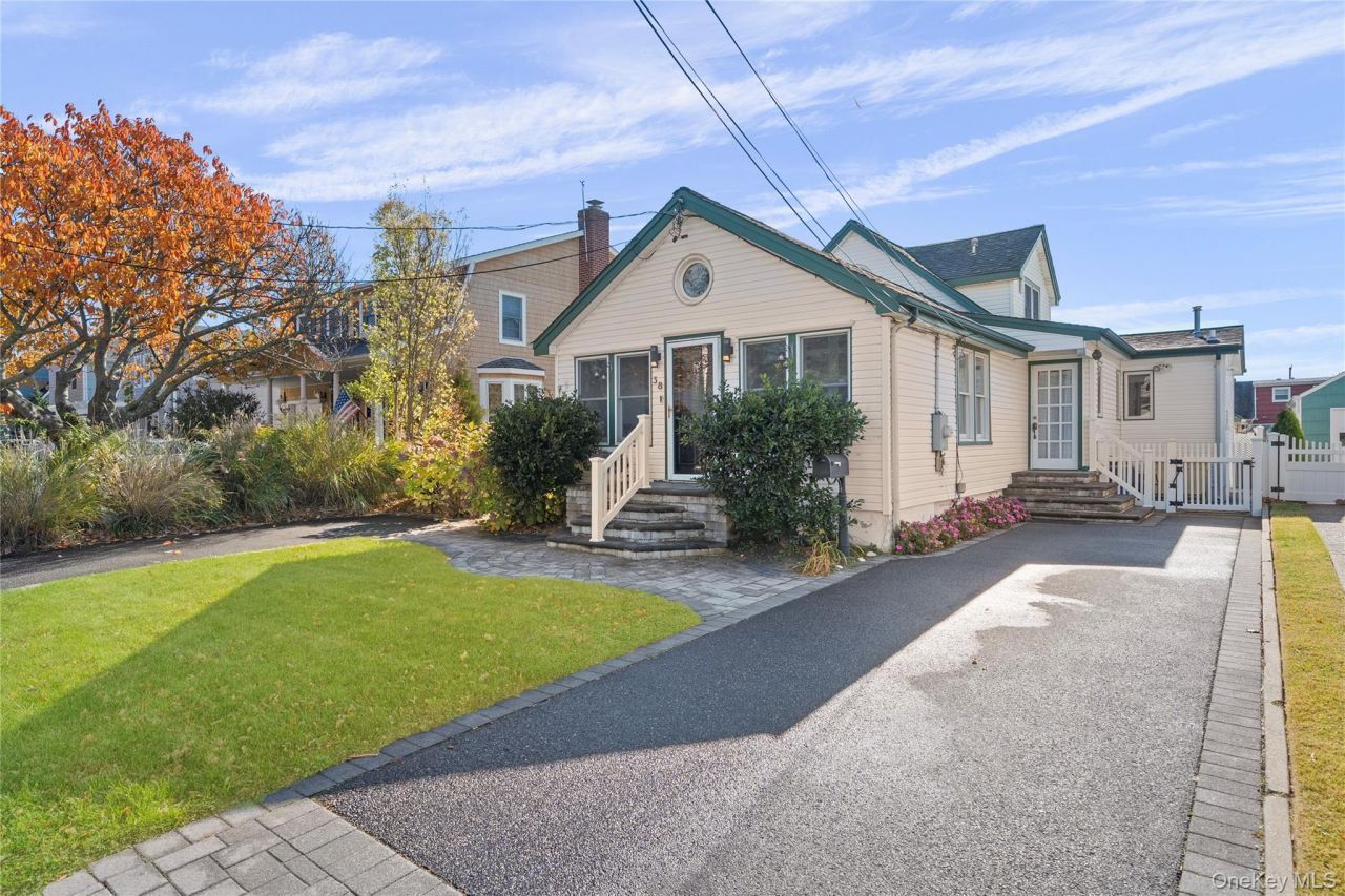 38 Bayside Place, Amityville, NY 11701 Main Photo