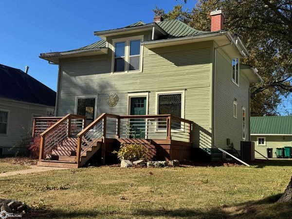 606 S 2nd Street, Fairfield, IA 52556