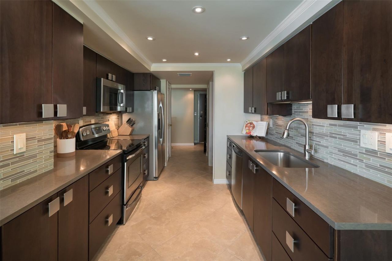 1111 N Gulfstream Avenue, Unit 16F, Sarasota, FL 34236 Photo