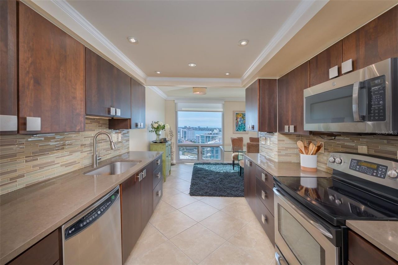 1111 N Gulfstream Avenue, Unit 16F, Sarasota, FL 34236 Photo