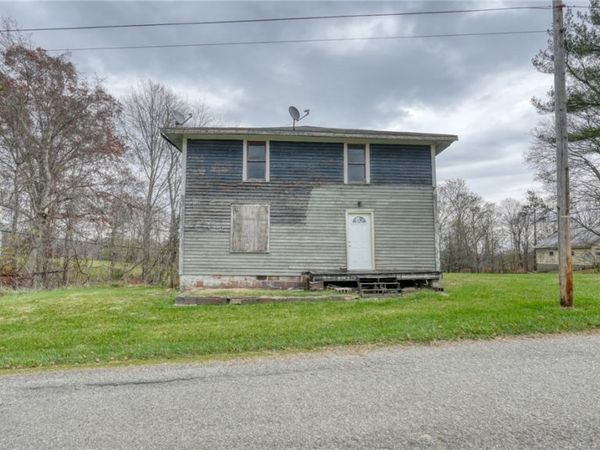 220 Church Street, Senecaville, OH 43780