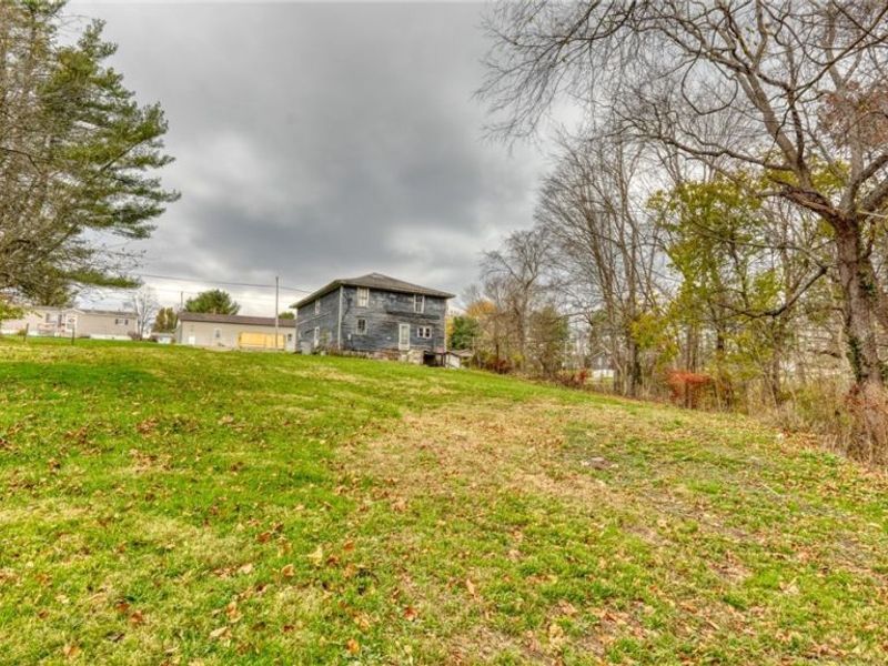 220 Church Street, Senecaville, OH 43780 Photo 9