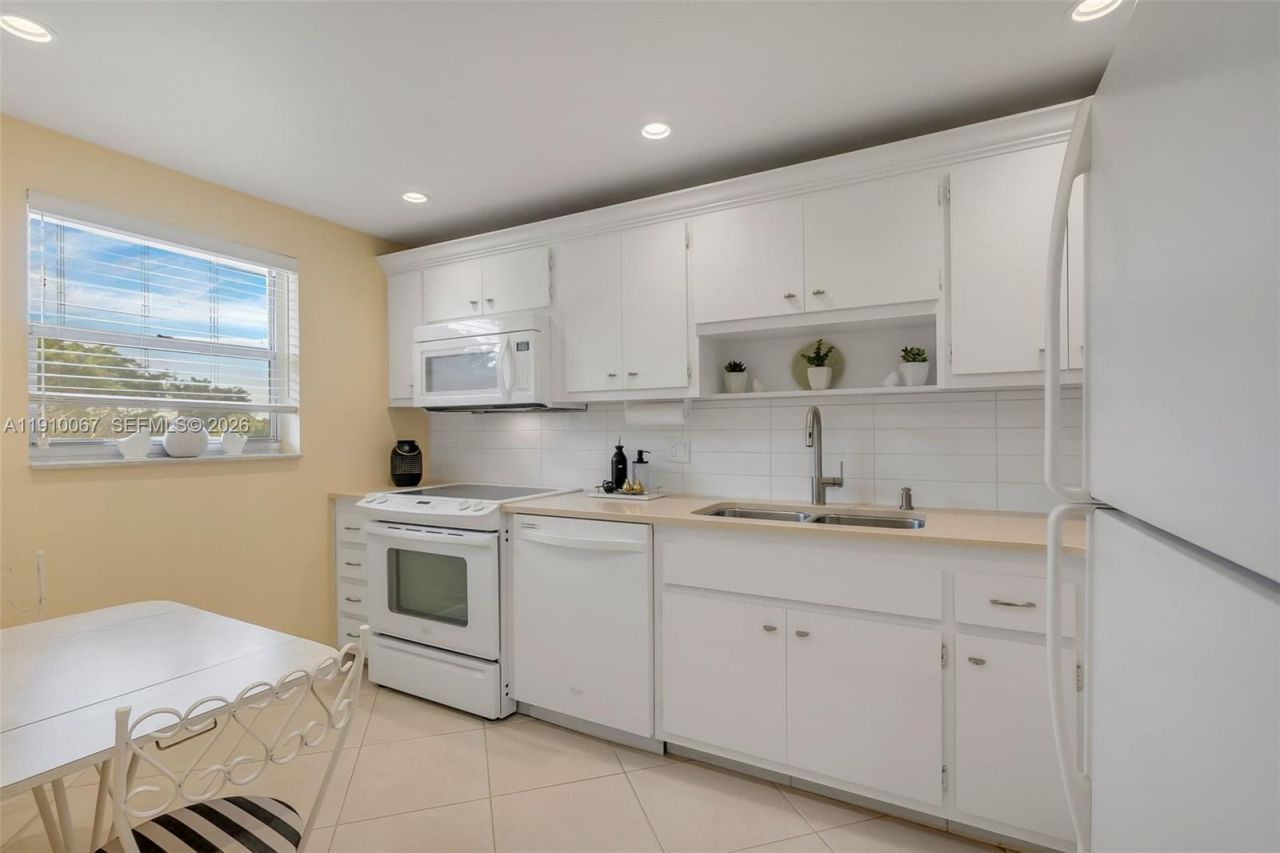 555 NW 4th Ave, Unit 2200, Boca Raton, FL 33432 Photo