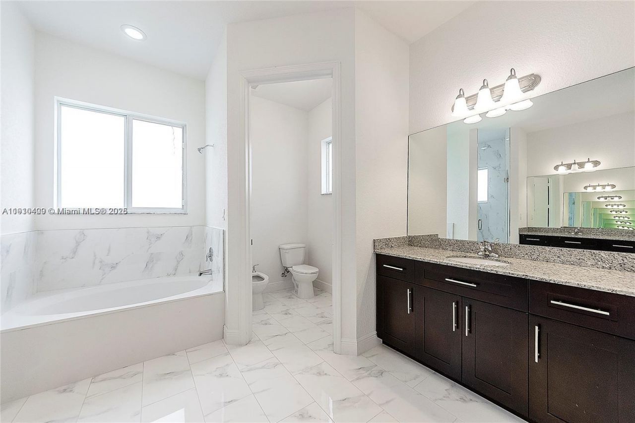 9341 SW 174th St, Palmetto Bay, FL 33157 Photo