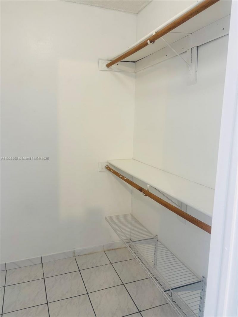 295 NW 72nd Ave, Unit 401, Miami, FL 33126 Photo