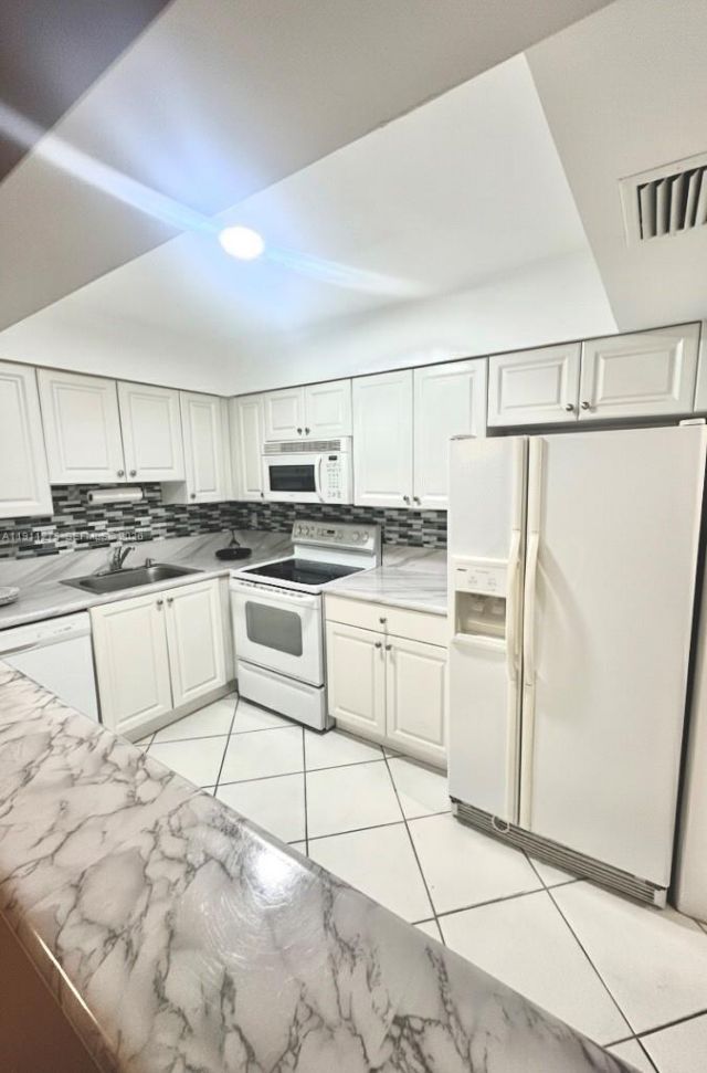 4158 Inverrary Dr, Unit 405, Lauderhill, FL 33319 Photo