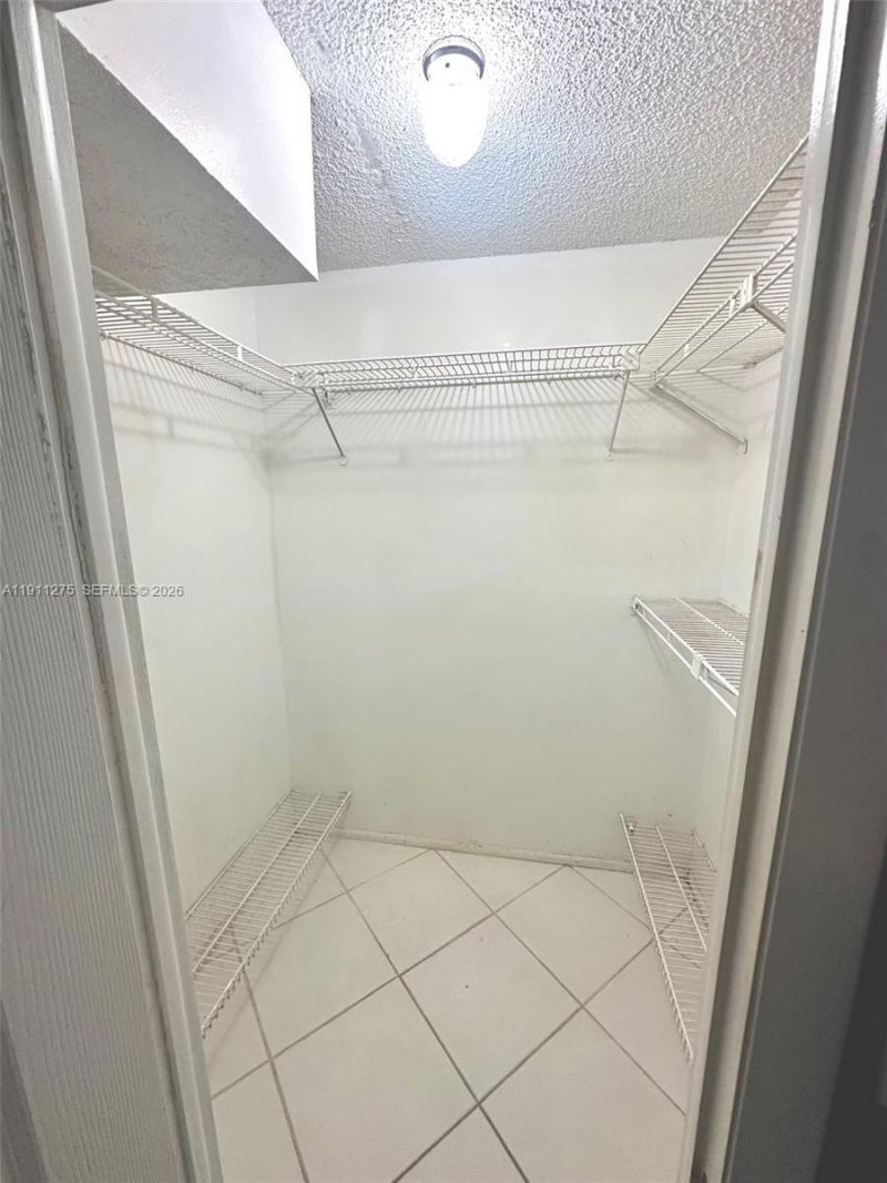 4158 Inverrary Dr, Unit 405, Lauderhill, FL 33319 Photo