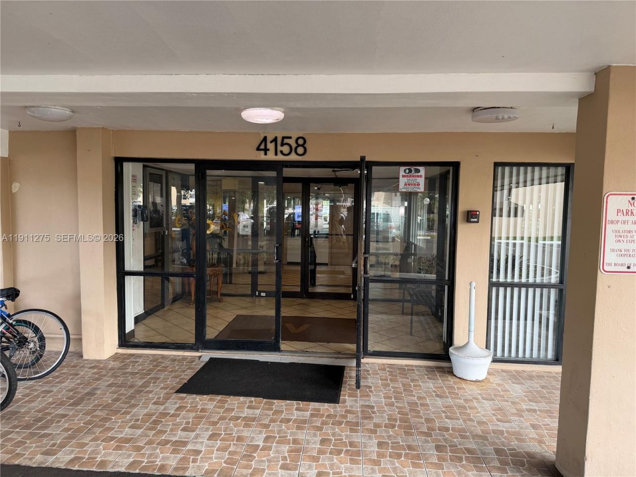 4158 Inverrary Dr, Unit 405, Lauderhill, FL 33319 Photo