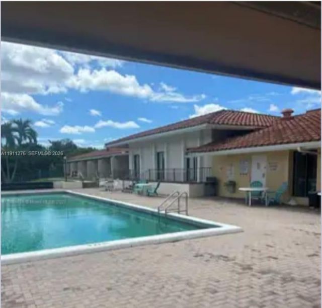 4158 Inverrary Dr, Unit 405, Lauderhill, FL 33319 Photo