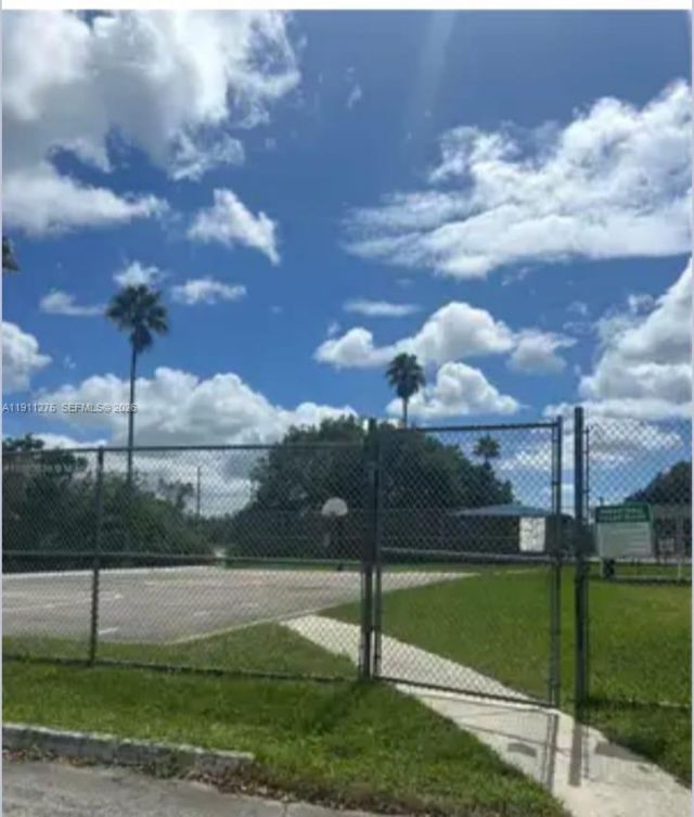 4158 Inverrary Dr, Unit 405, Lauderhill, FL 33319 Photo