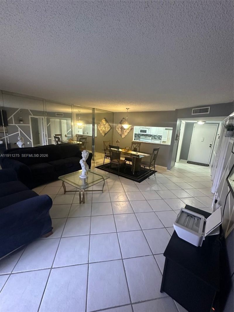 4158 Inverrary Dr, Unit 405, Lauderhill, FL 33319 Photo