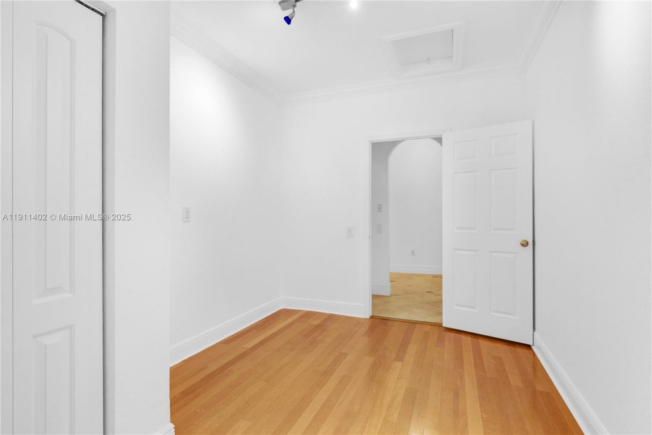 5334 NW 111th Ct, Doral, FL 33178 Photo