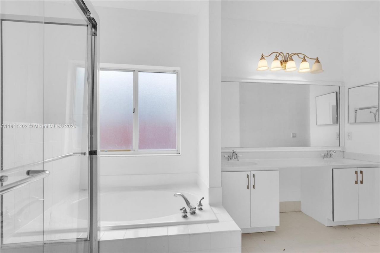 5334 NW 111th Ct, Doral, FL 33178 Photo