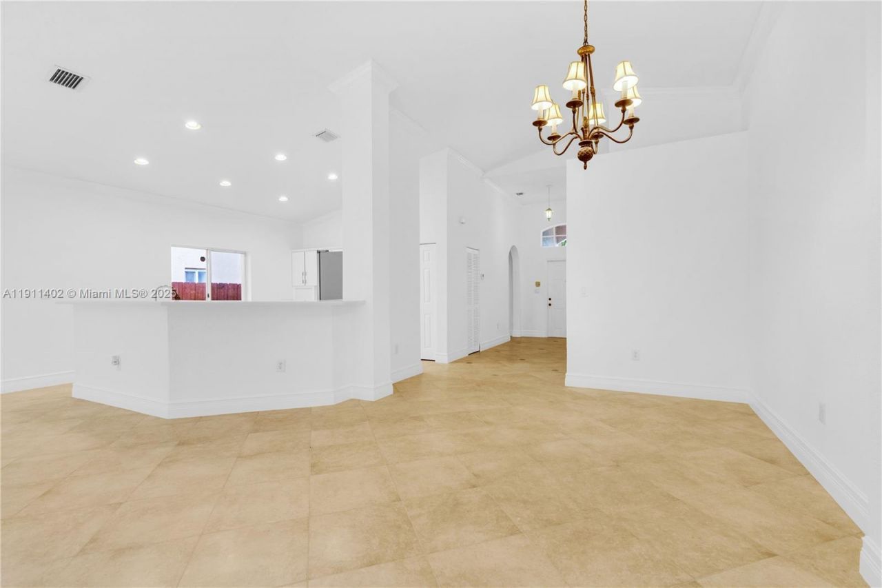 5334 NW 111th Ct, Doral, FL 33178 Photo