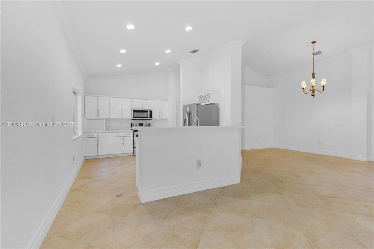 5334 NW 111th Ct, Doral, FL 33178 Photo