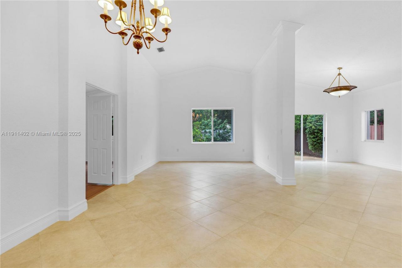 5334 NW 111th Ct, Doral, FL 33178 Photo