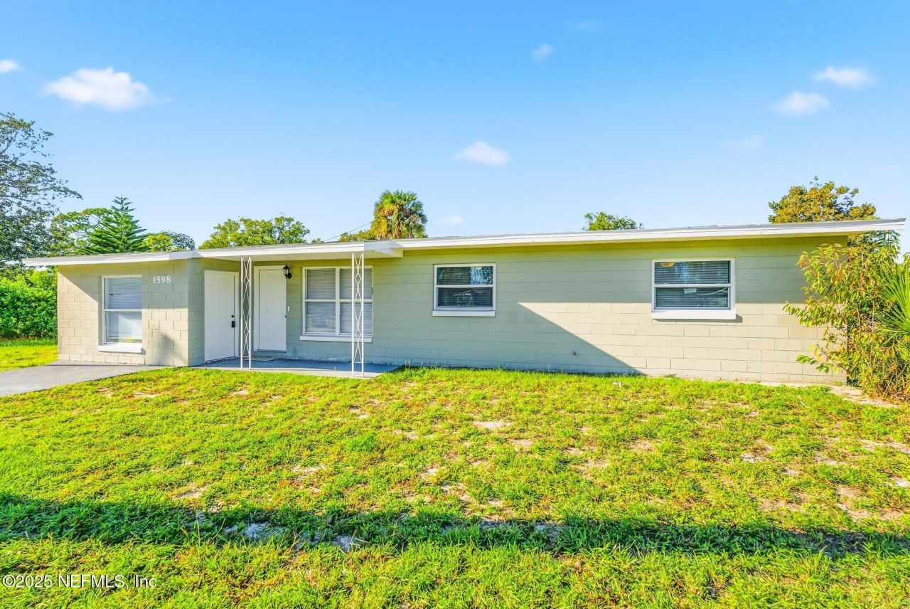 1598 3rd Street, Daytona Beach, FL 32117 Main Photo