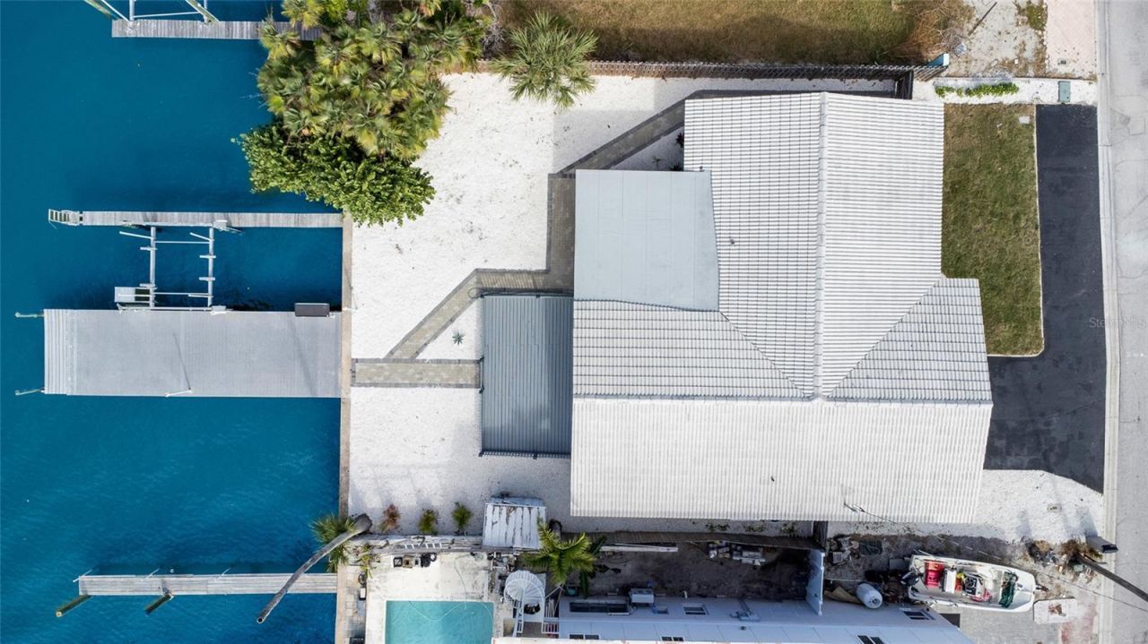 360 145th Avenue E, Madeira Beach, FL 33708 Photo