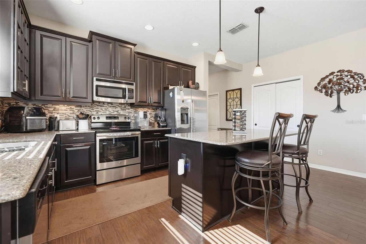 2605 Limerick Circle, Grand Island, FL 32735 Photo