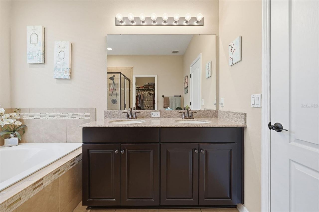 2605 Limerick Circle, Grand Island, FL 32735 Photo