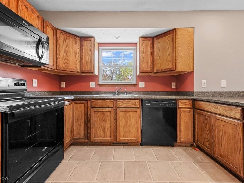 1870 Northview Avenue, Alliance, OH 44601 Photo 5