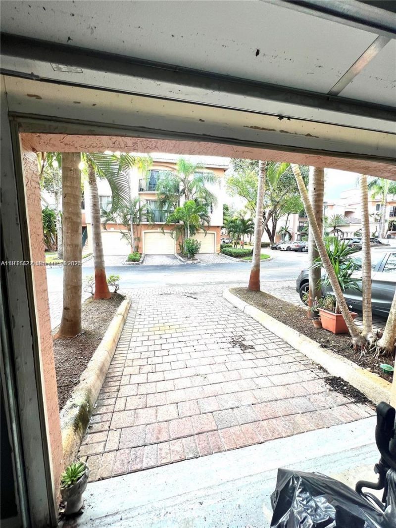 2039 SE 10th Ave, Unit 503, Fort Lauderdale, FL 33316 Photo