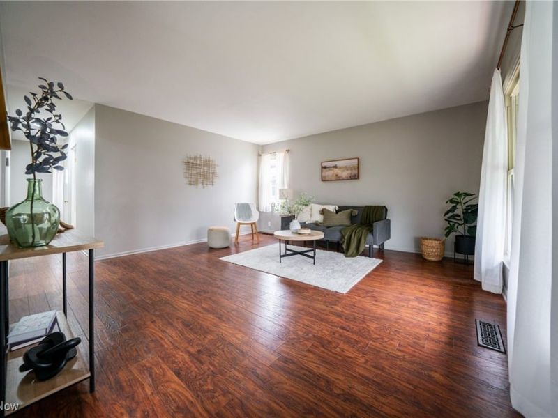 3018 Center Drive, Parma, OH 44134 Photo 3