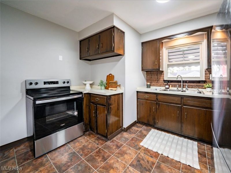 3018 Center Drive, Parma, OH 44134 Photo 6