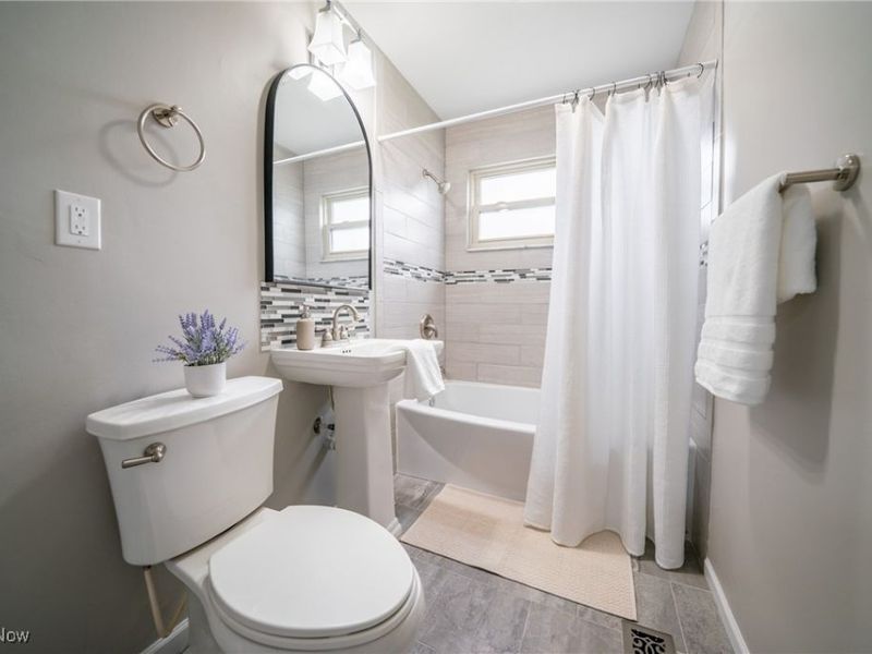 3018 Center Drive, Parma, OH 44134 Photo 7