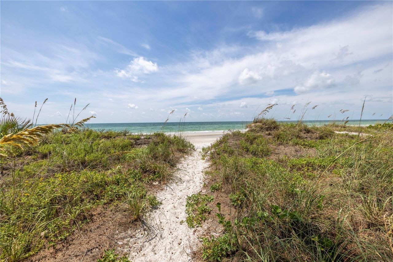 516 Gulf Boulevard, Indian Rocks Beach, FL 33785 Photo