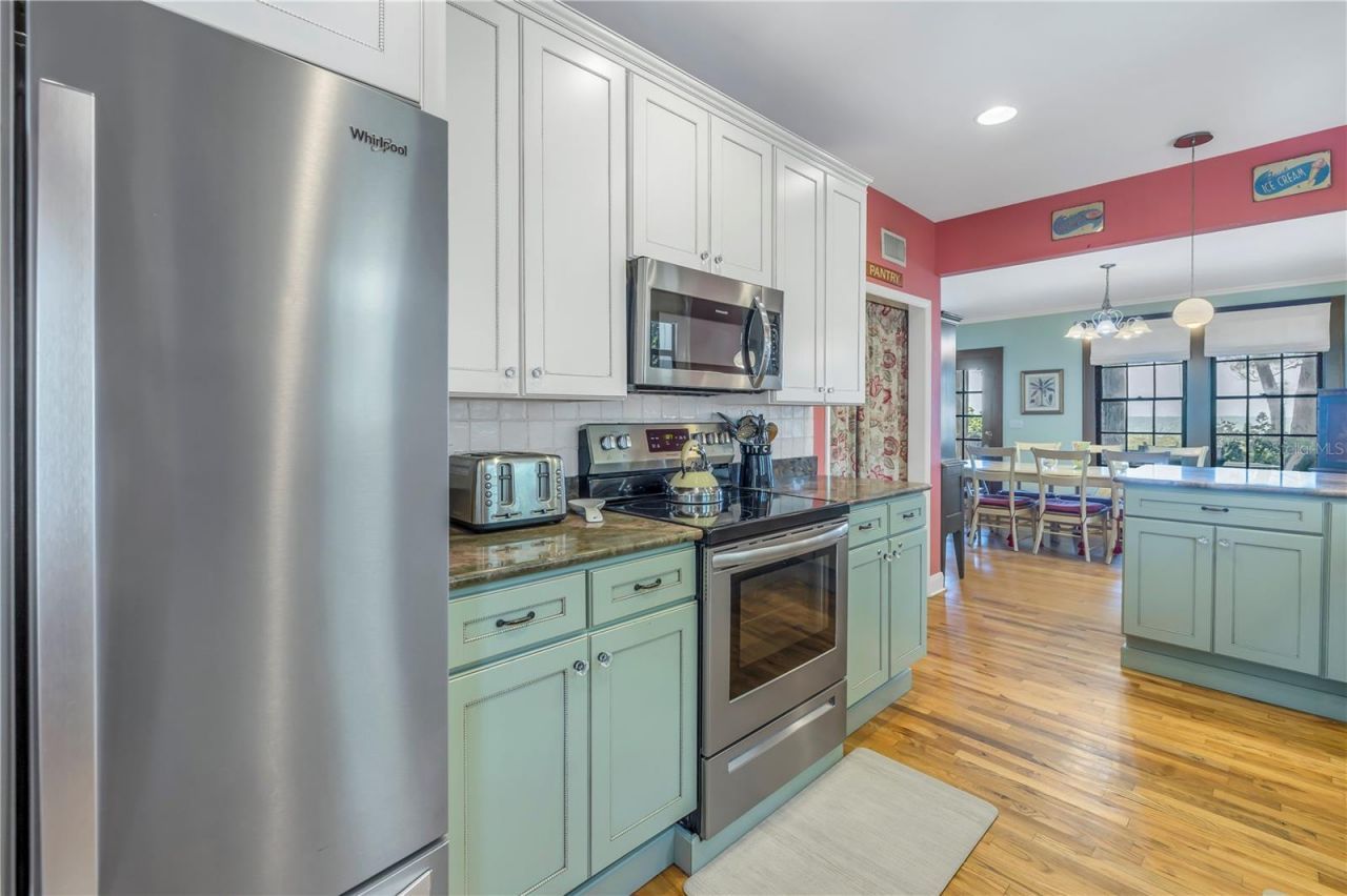 516 Gulf Boulevard, Indian Rocks Beach, FL 33785 Photo