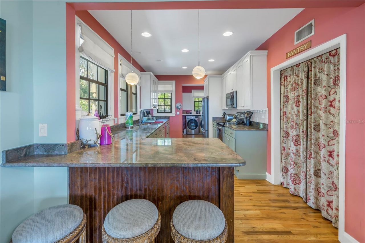 516 Gulf Boulevard, Indian Rocks Beach, FL 33785 Photo