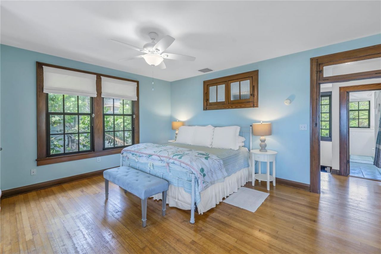 516 Gulf Boulevard, Indian Rocks Beach, FL 33785 Photo