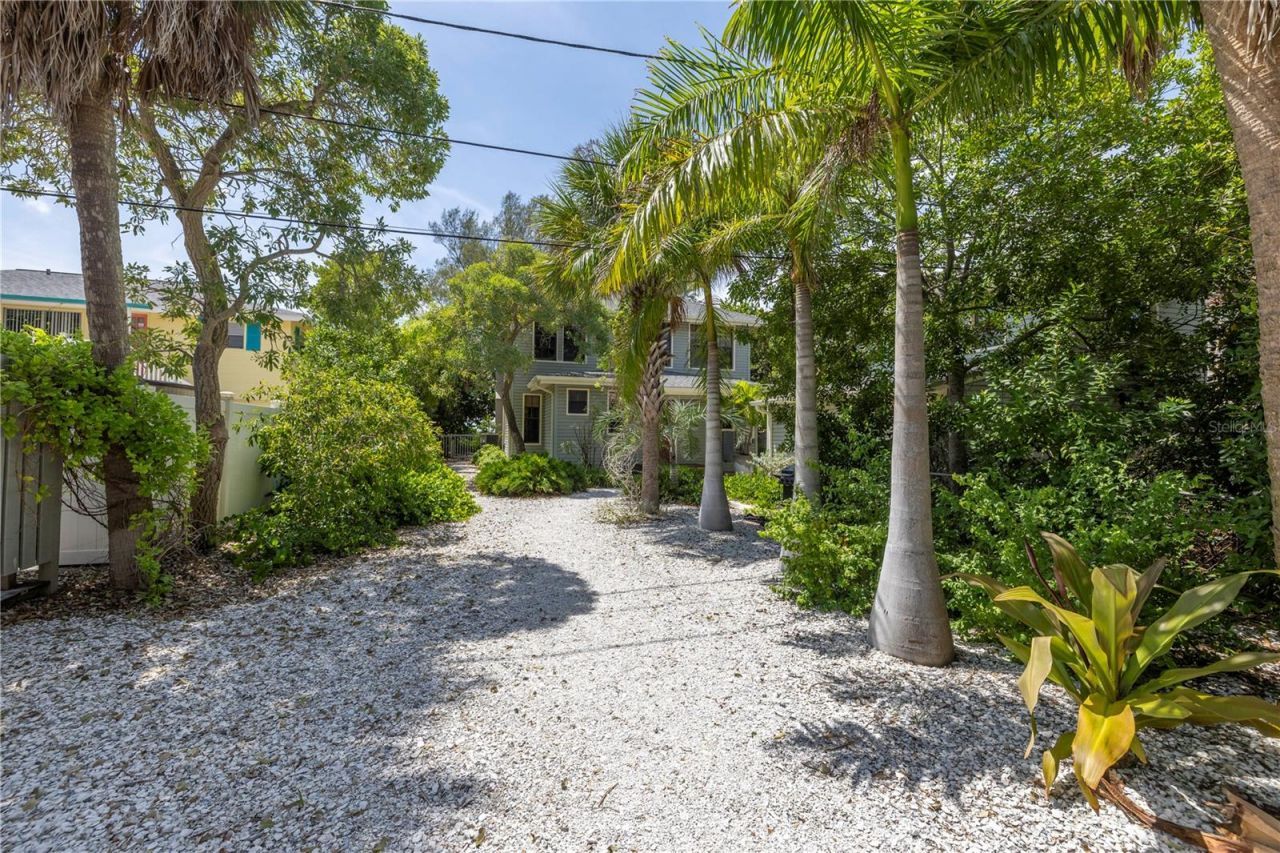 516 Gulf Boulevard, Indian Rocks Beach, FL 33785 Photo