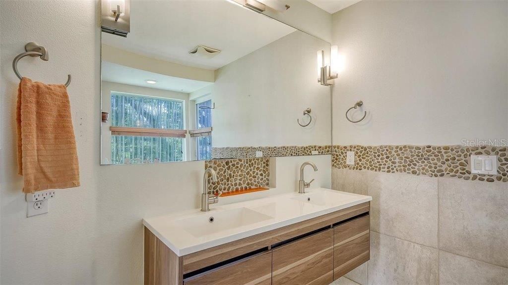 875 Indian Beach Drive, Sarasota, FL 34234 Photo