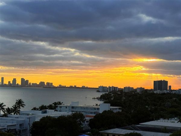 6900 Bay Dr, Unit 9C, Miami Beach, FL 33141