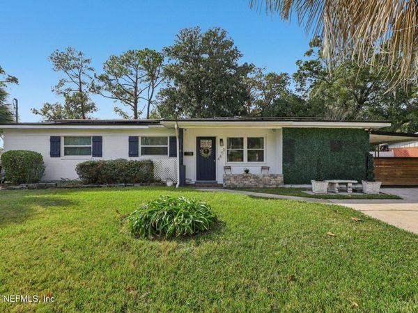 4450 REVELSTOKE Drive, Jacksonville, FL 32207