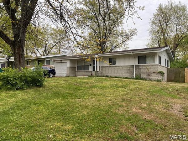 10606 Kilbourn Drive, St Louis, MO 63136