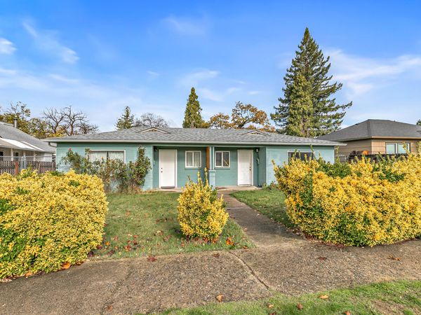 1048 W 13th Street, Medford, OR 97501